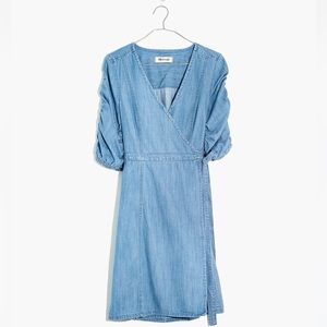 Madewell Denim Shirred-Sleeve Wrap Dress in Elsworth Wash